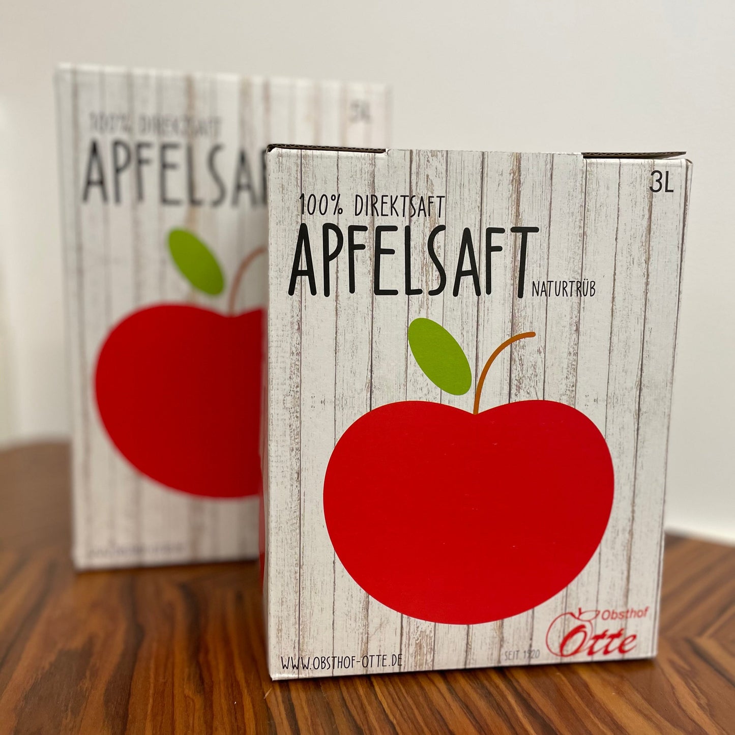 Naturtrüber Apfelsaft in der Box